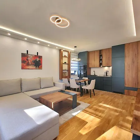 Diamond House アパート *